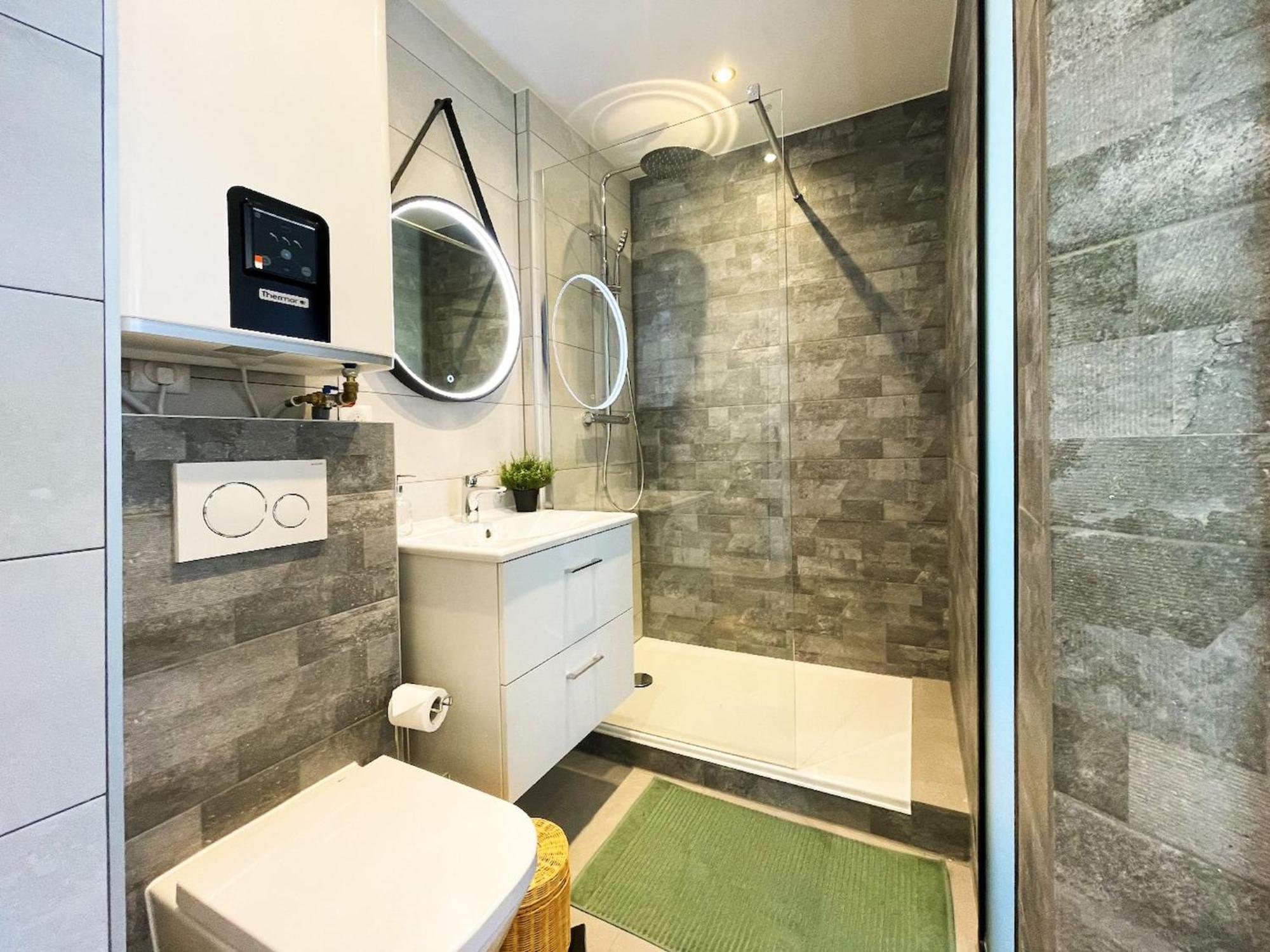 Homey Superchill - Appartement Moderne Et Tout Equipe - Netflix Et Wifi Inclus - Situe En Hyper-Centre - Proche Geneve Annemasse Exterior foto